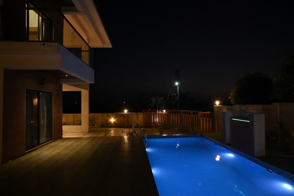 Aurai Villa terrace overlooking the Arabian Sea